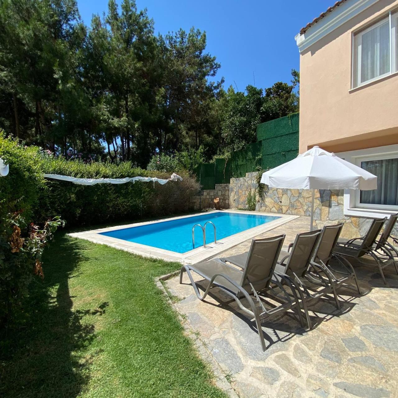Pine Club Apart Hotel Kusadası Exteriör bild