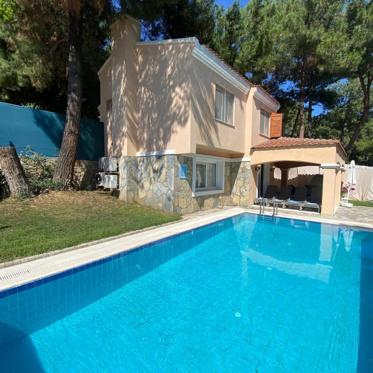 Pine Club Apart Hotel Kusadası Exteriör bild