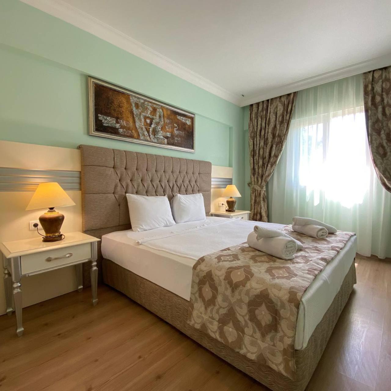 Pine Club Apart Hotel Kusadası Exteriör bild