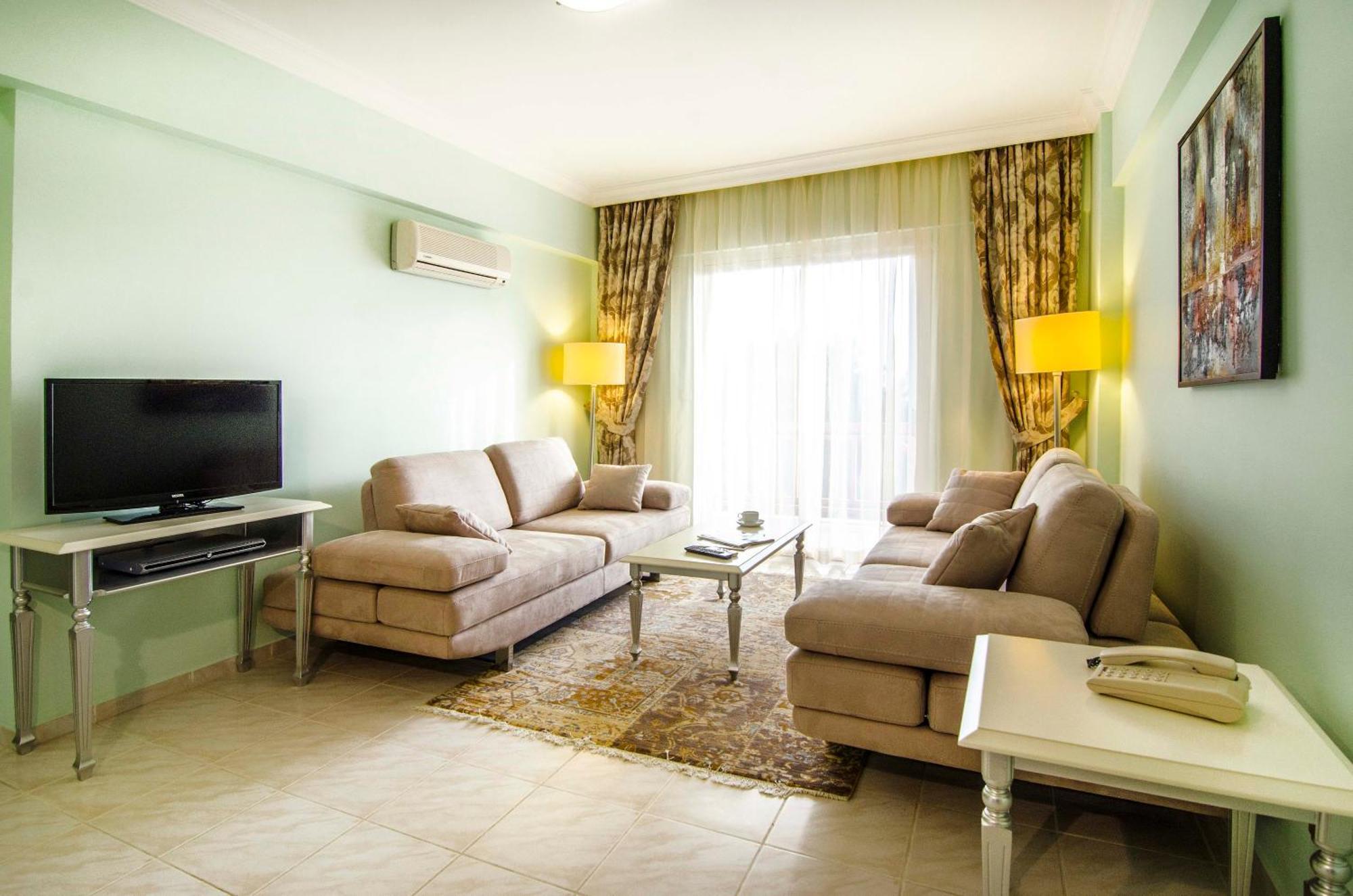 Pine Club Apart Hotel Kusadası Exteriör bild