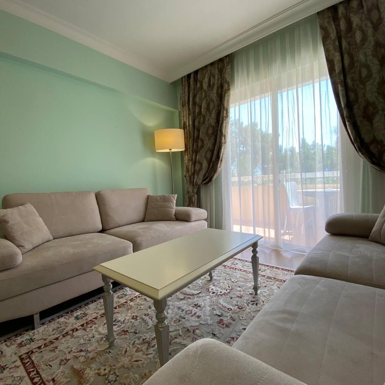 Pine Club Apart Hotel Kusadası Exteriör bild