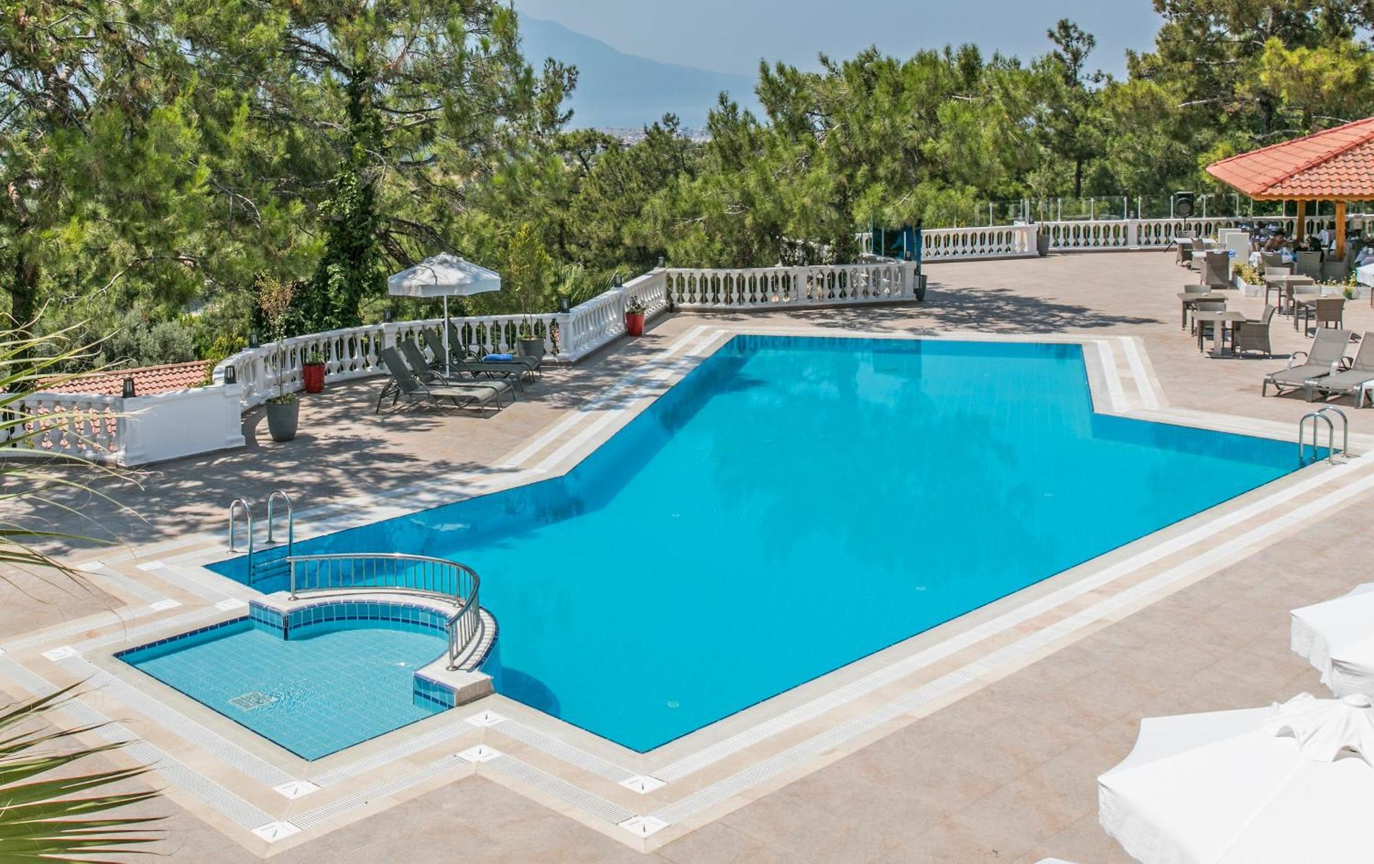 Pine Club Apart Hotel Kusadası Exteriör bild