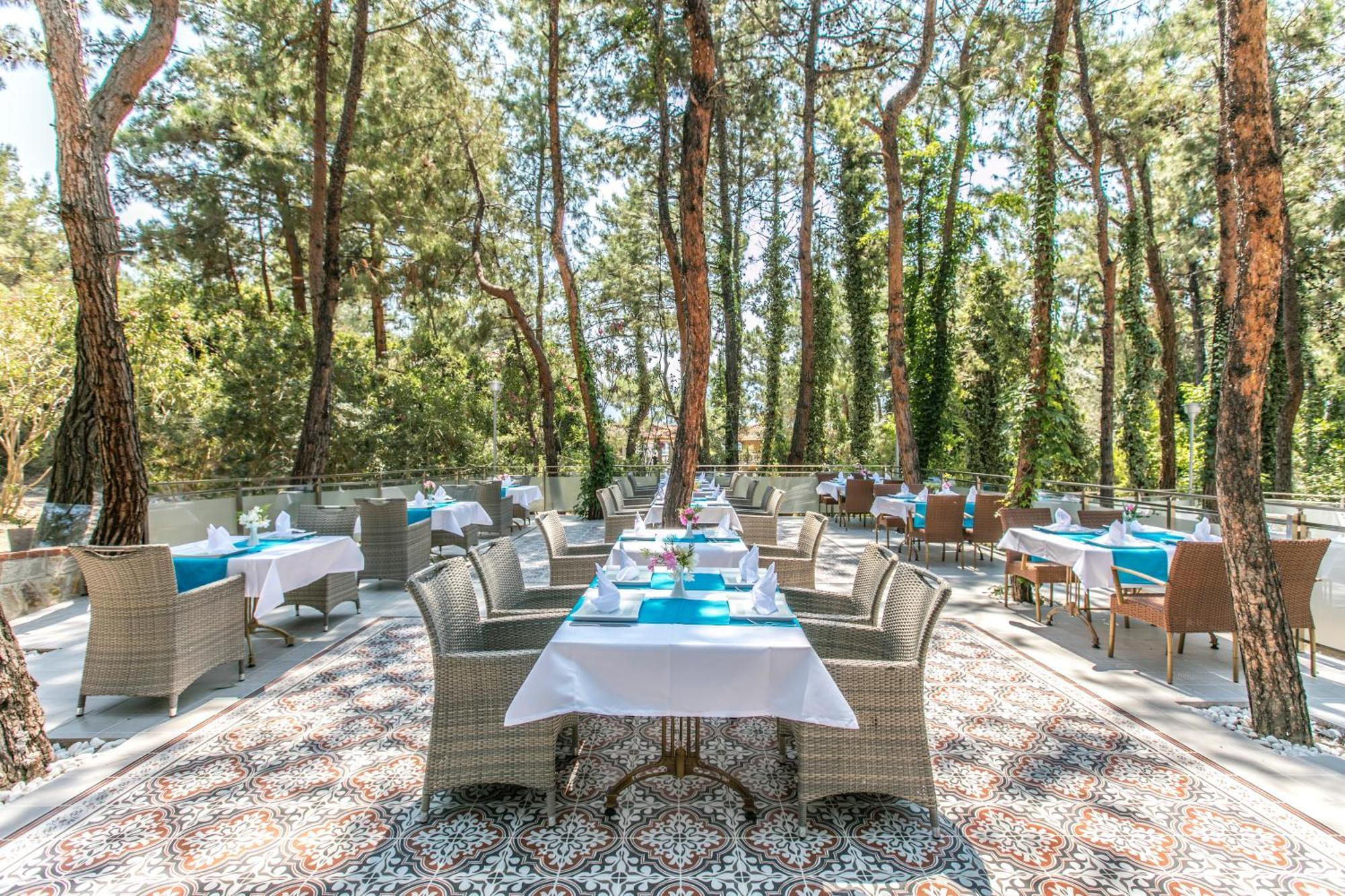 Pine Club Apart Hotel Kusadası Exteriör bild