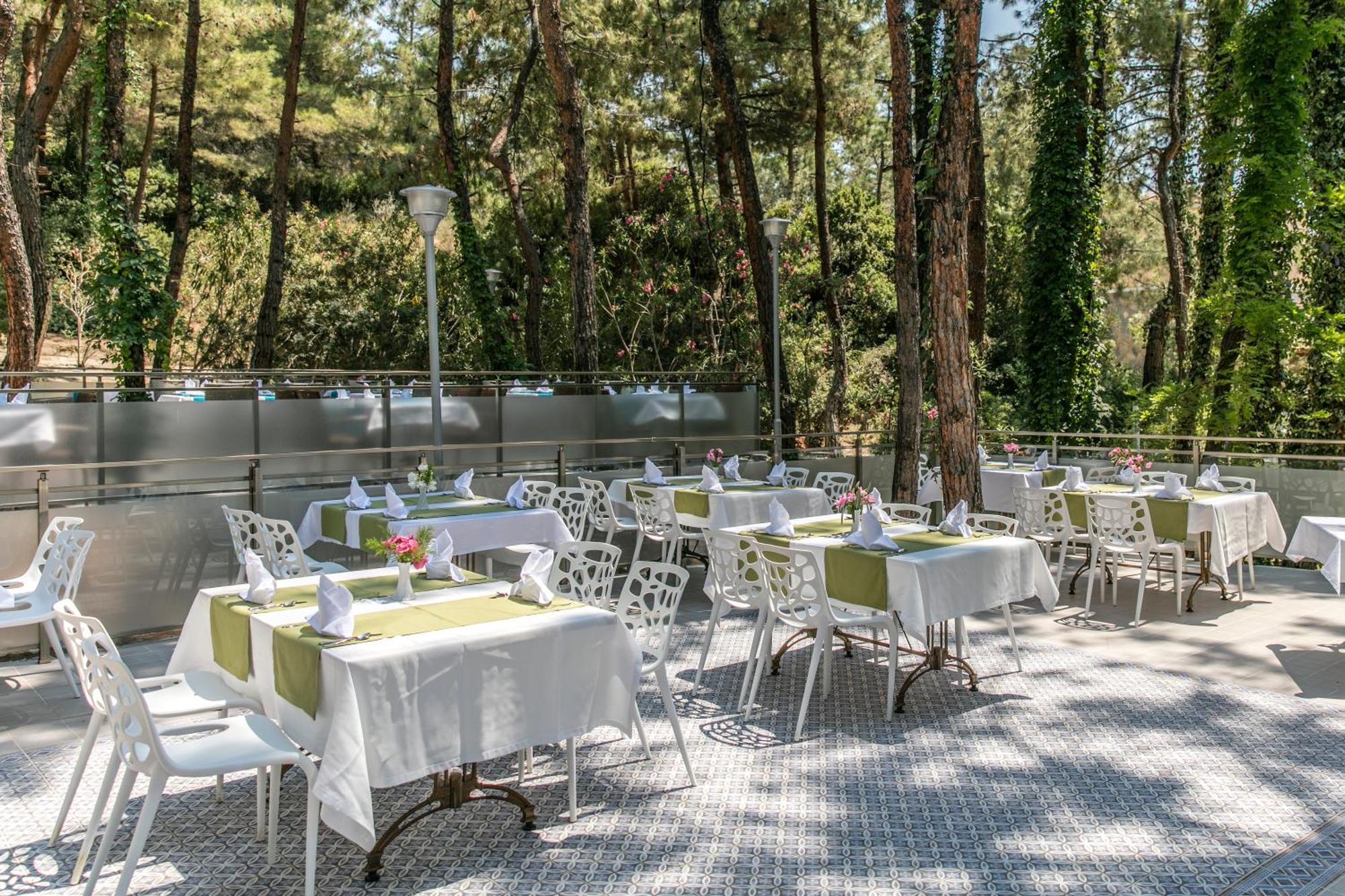 Pine Club Apart Hotel Kusadası Exteriör bild